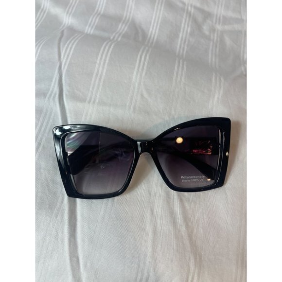 Purrfectly Yours Cat Eye Frame Sunglasses‎ Black - Picture 5 of 8